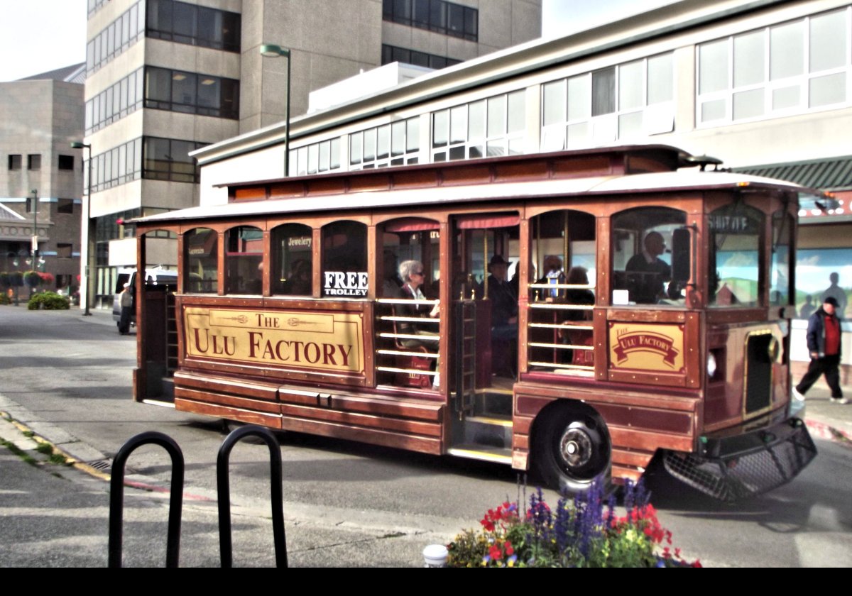 The Ulu Factory provides this free vintage tram from downtown Anchorage to their factory where you can buy their ulu knives. They have long been used by native Alaskans, the oldest example is over 3,000 years old.