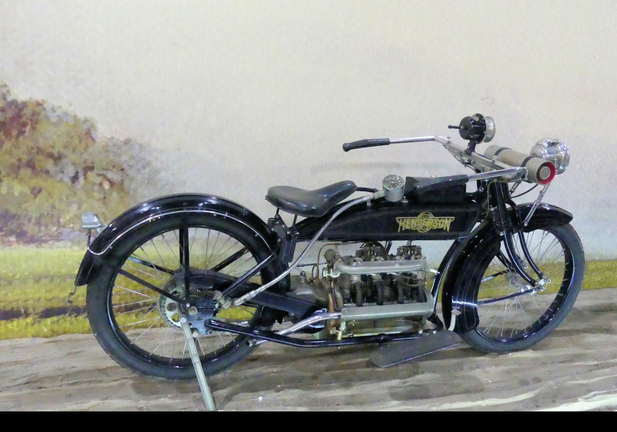 Henderson motorcycle a 1917 Model G.  934 cc, wet sump lubrication with a three-speed transmission and heavy-duty clutch mounted behind the engine.